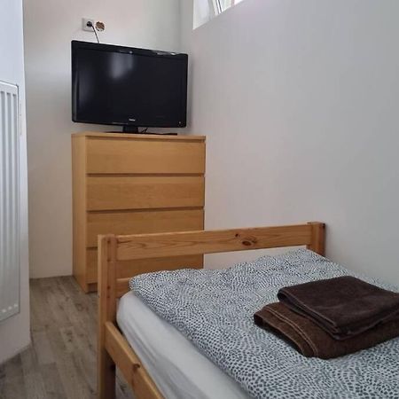 Ferienwohnung/Monteurwohnung Alte Garage Ahnatal Luaran gambar