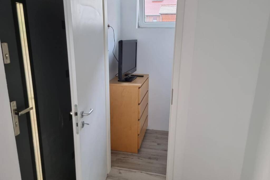 Ferienwohnung/Monteurwohnung Alte Garage Ahnatal Luaran gambar