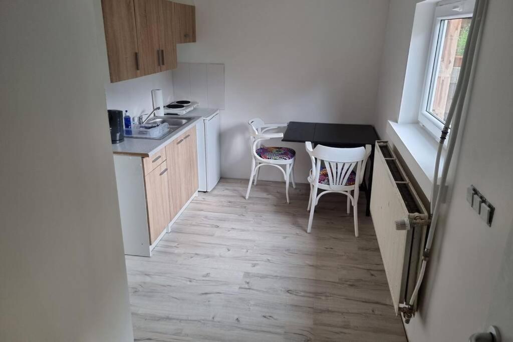 Ferienwohnung/Monteurwohnung Alte Garage Ahnatal Luaran gambar